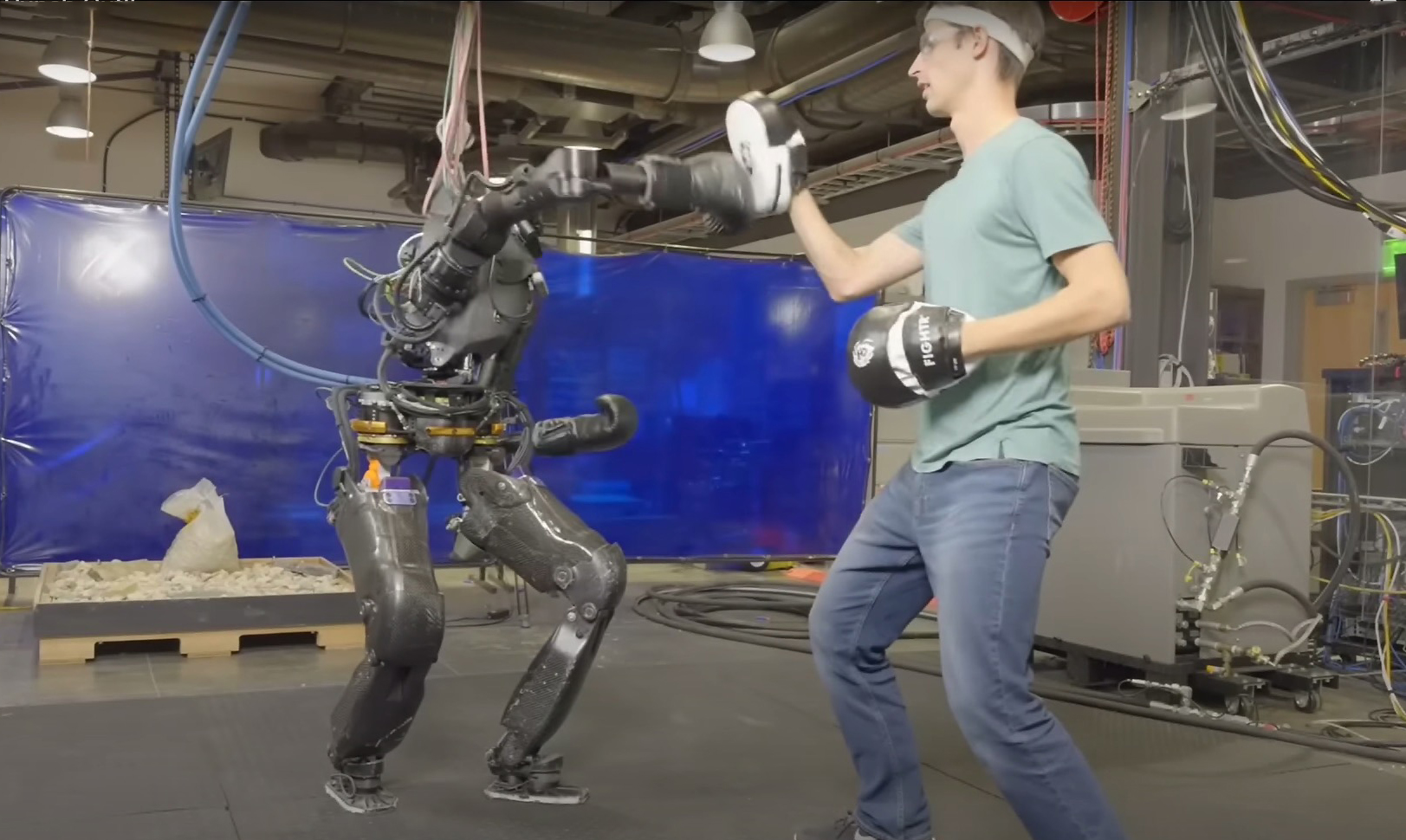 it-seems-ai-robot-boxing-is-now-a-thing-2 It Seems AI Robot Boxing Is Now a Thing